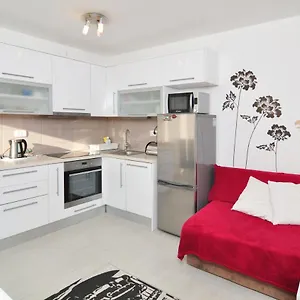 Full Equipped Flat Close To Appartement