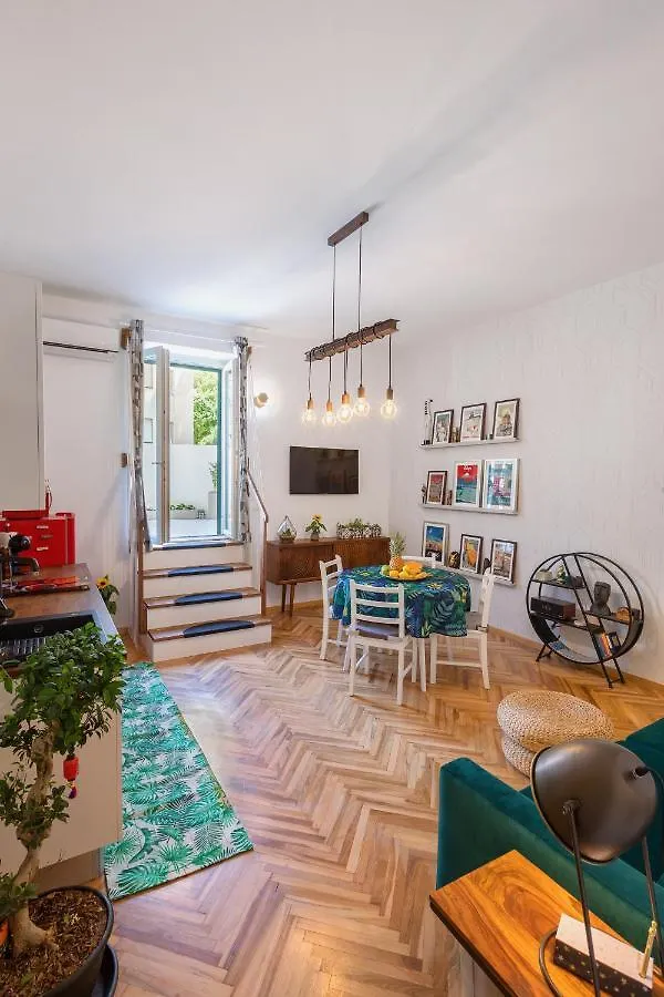 Apartments Caleta Split 0*,